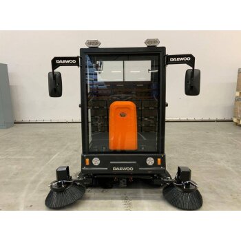 Kehrmaschine Akkubetrieben mit Kabine Daewoo 1200W 12.000 m²/h DAS100